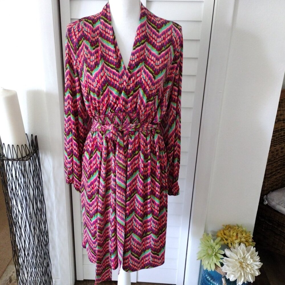 Tracy Negoshian women's dress M‎ belt long sleeve purple & green chevron v-neck